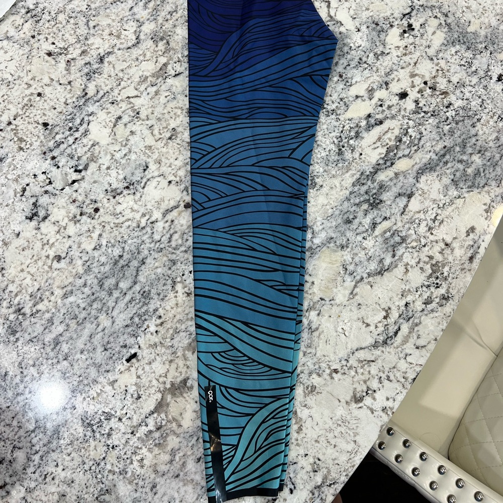 Cor designed by Ultracor leggings size Medium